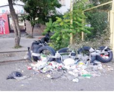 В центре города по ул.Шевченко на перекрестке ул.Гаухар ана постоянно куча мусора.